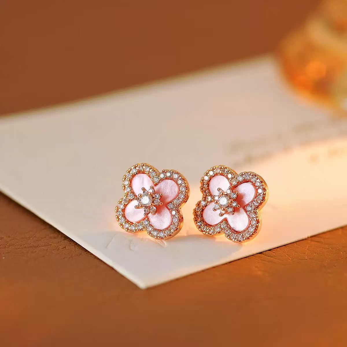 Natural Pink Stone Lucky Clover Bracelet & Necklace Set